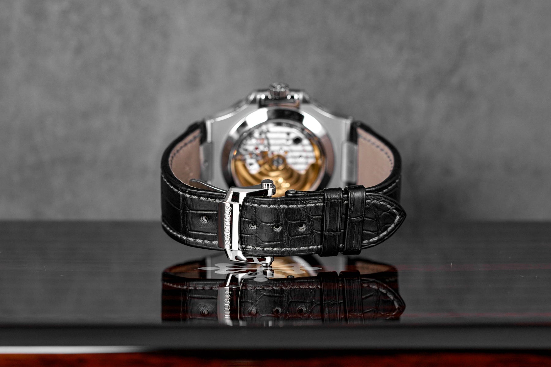 NAUTILUS 5726A ANNUAL CALENDAR MOONPHASE (2020)