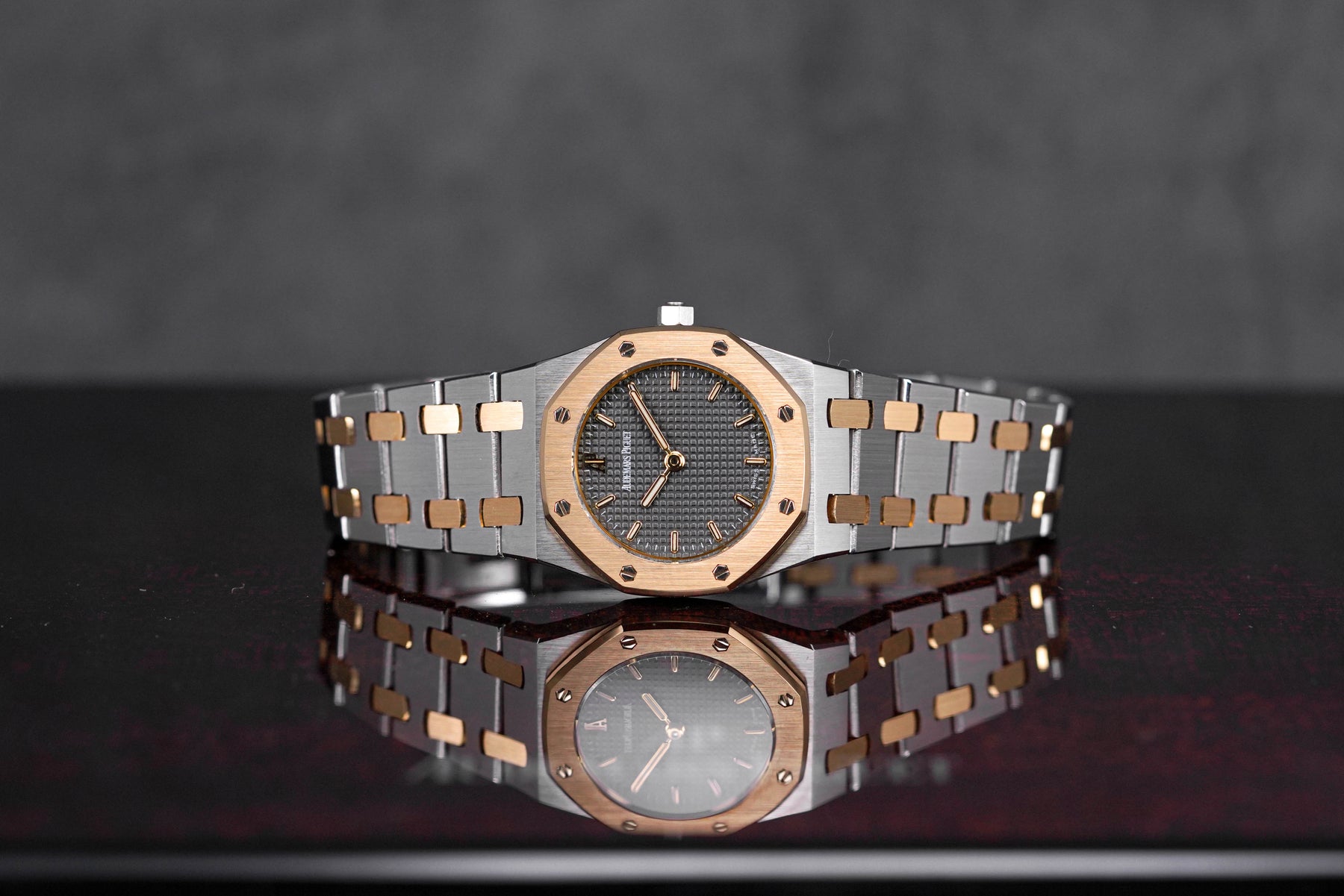 ROYAL OAK LADY 25MM 67469SA TWOTONE YELLOWGOLD GREY DIAL (2006)