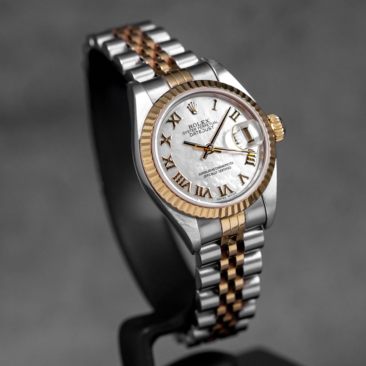 Harga Rolex Datejust 26 MOP Roman Indonesia
