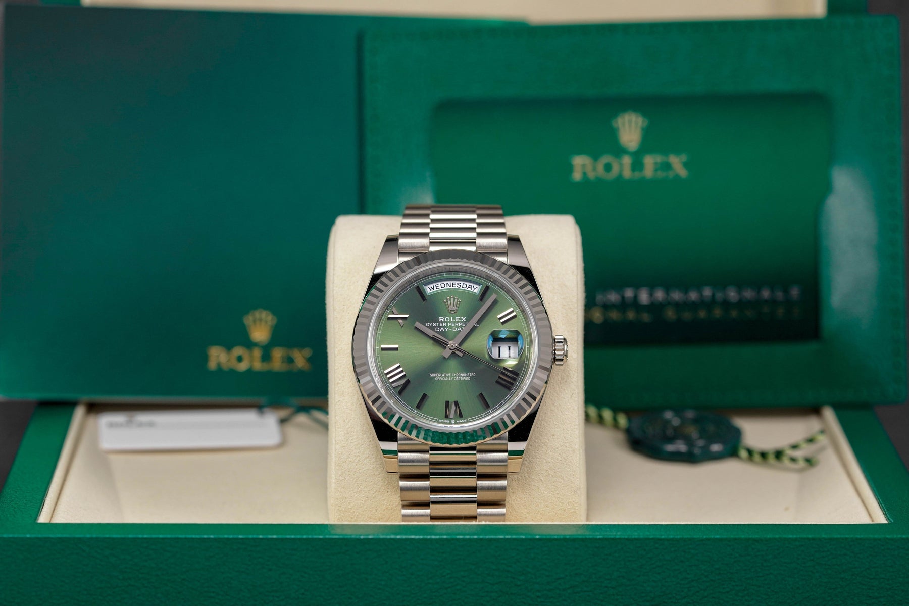 Harga Rolex Daydate 40 Whitegold Olive Green Indonesia