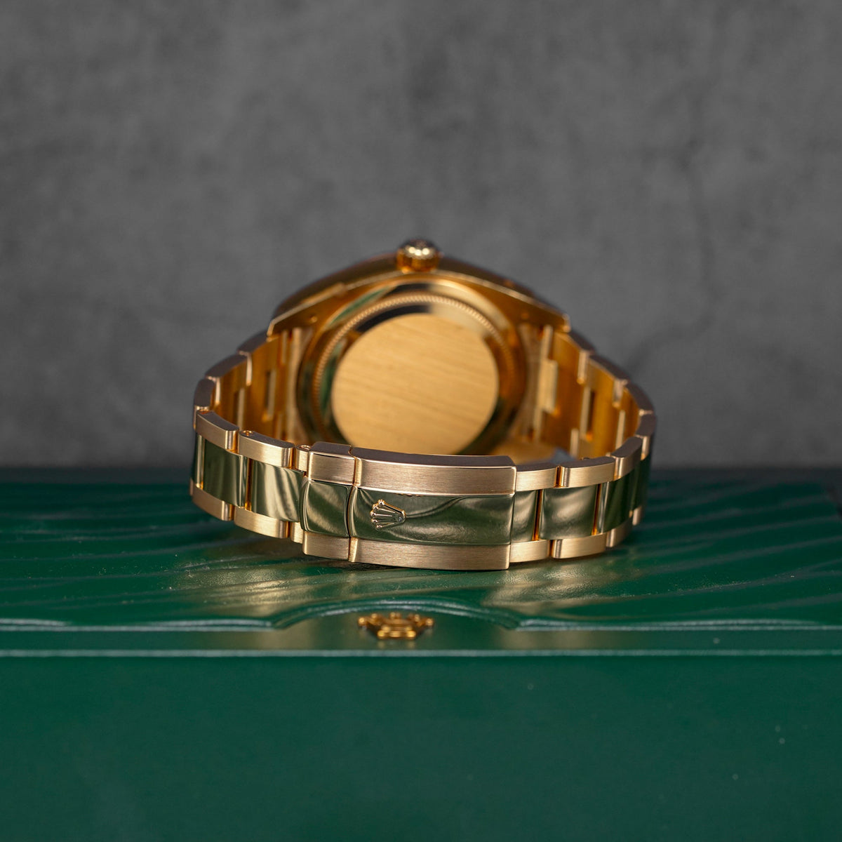 Rolex Sky-Dweller Yellowgold
