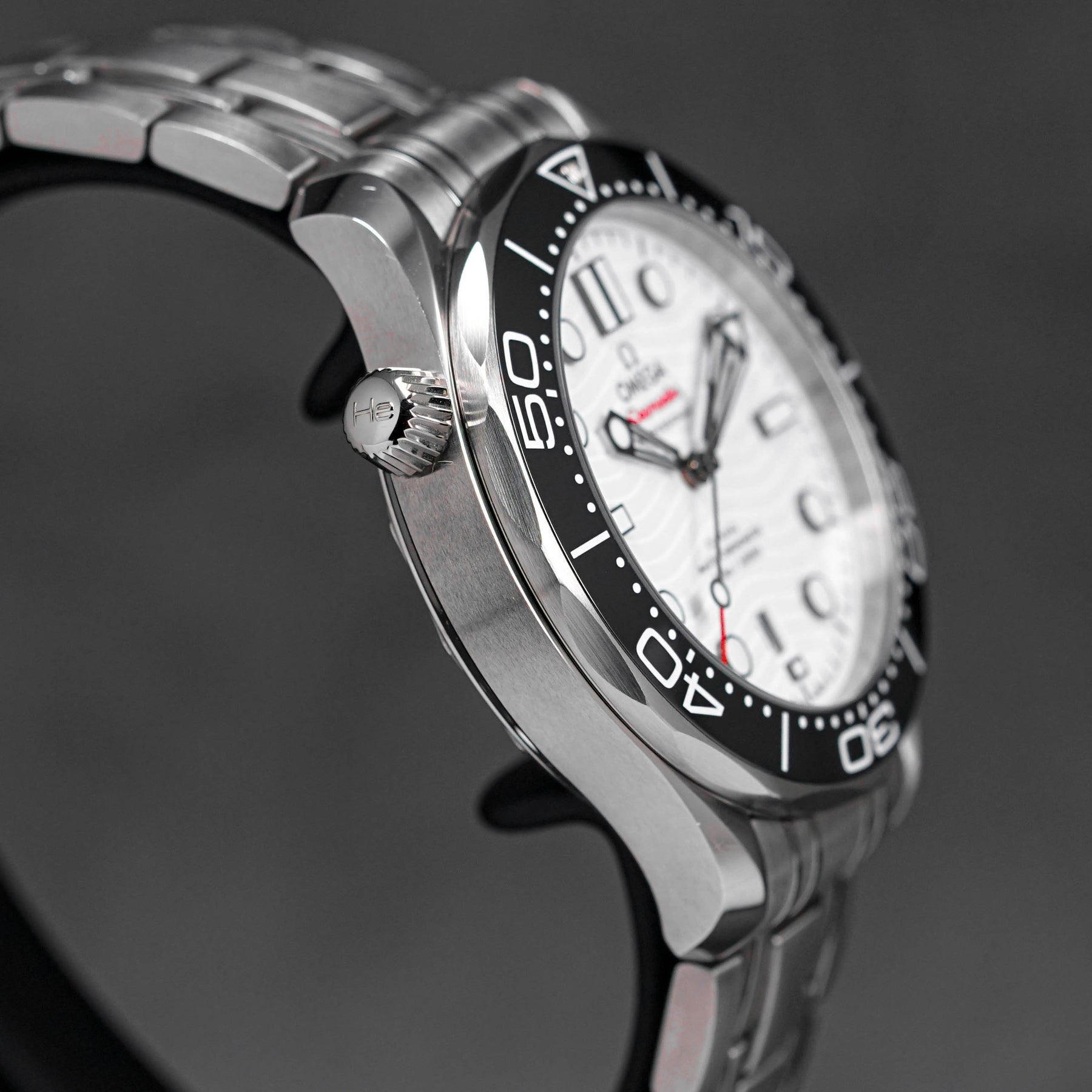 SEAMASTER DIVER 300 WHITE DIAL (2023)