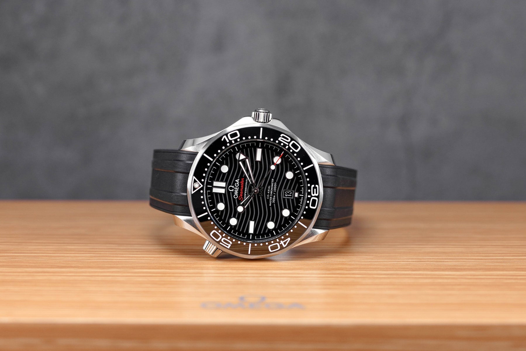 SEAMASTER DIVER 300 BLACK DIAL RUBBER STRAP (2023)