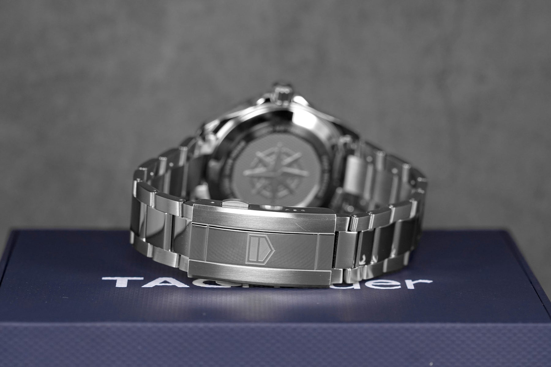 AQUARACER 200 DATE BLACK DIAL (2024)