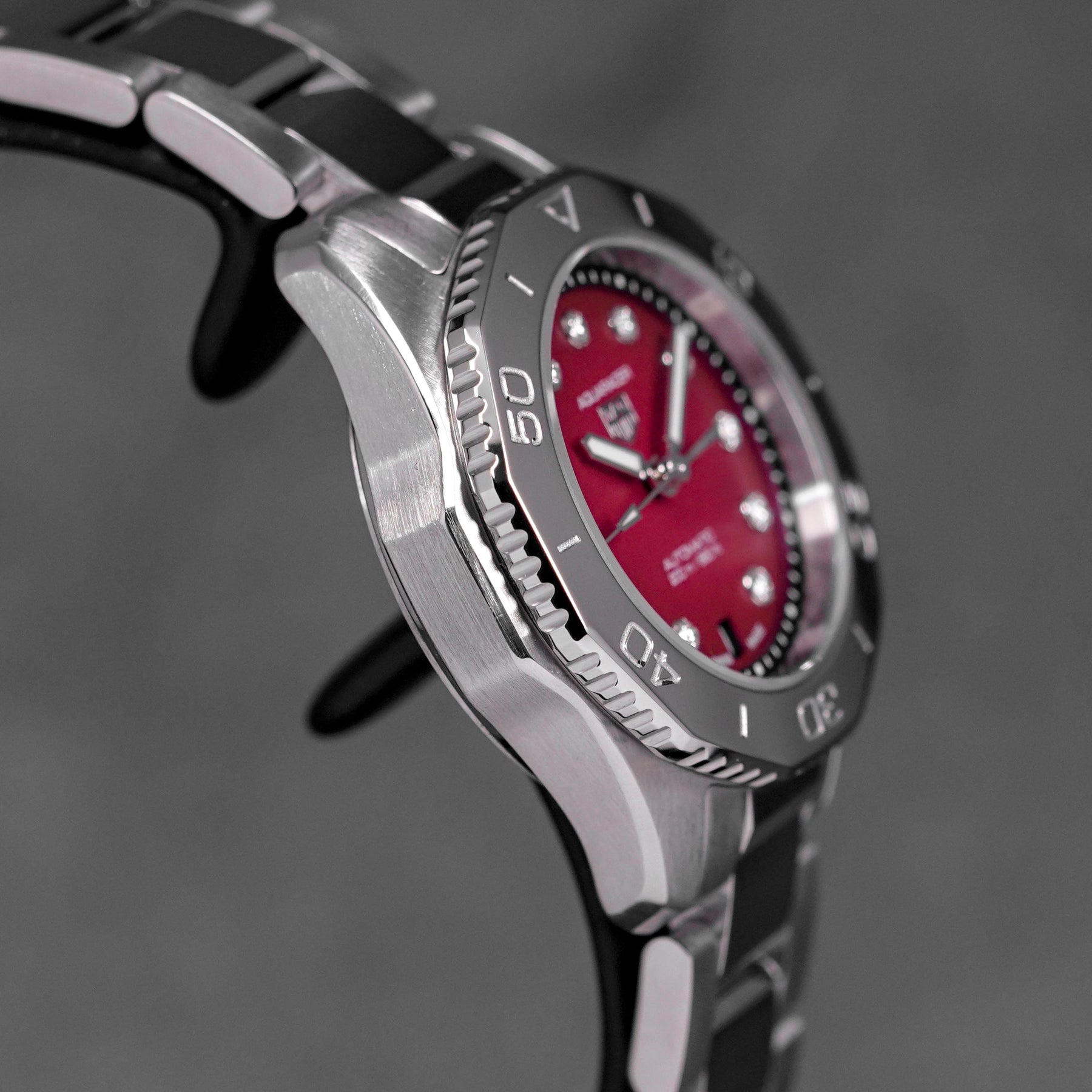 Harga Tag Heuer Aquaracer 200 Date Ruby Red