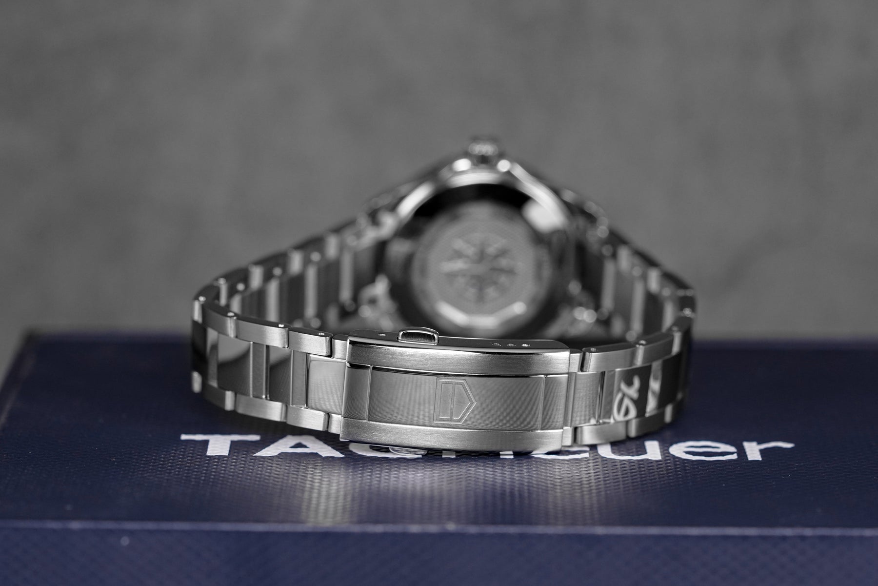 Harga Tag Heuer Aquaracer 200 Date Ruby Red