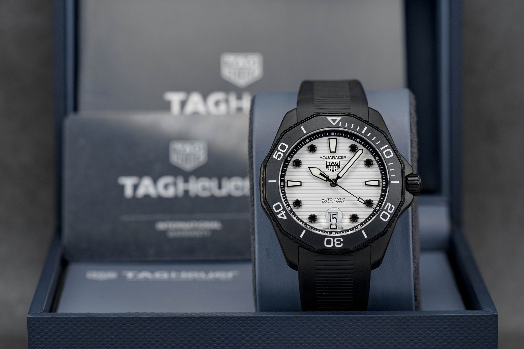 Harga Tag Heuer Aquaracer 300m DLC White