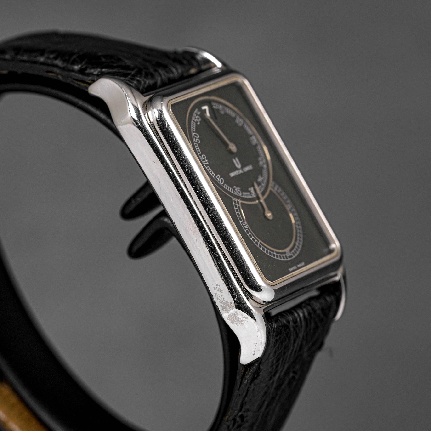 Harga Universal Geneve Saltarello