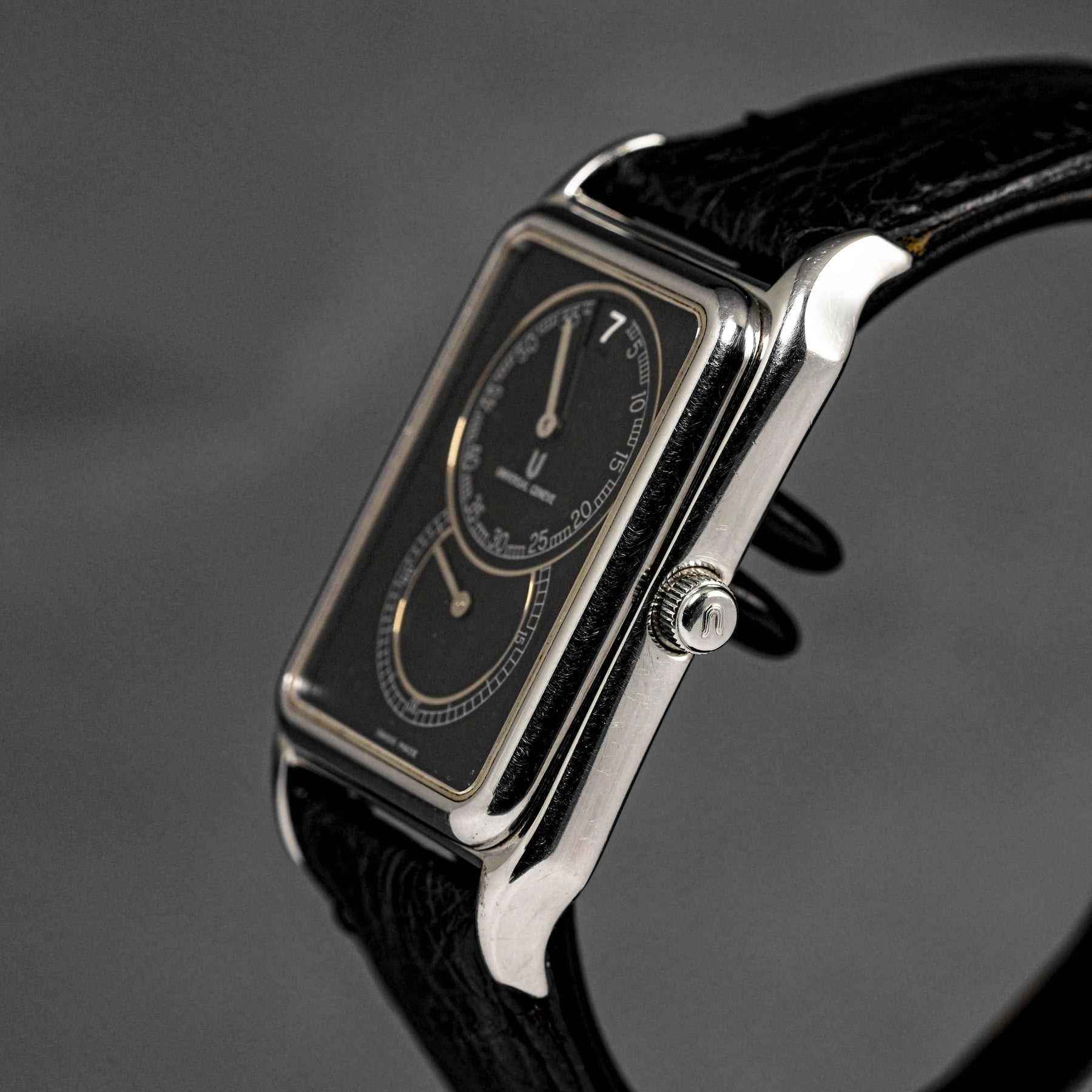 Harga Universal Geneve Saltarello