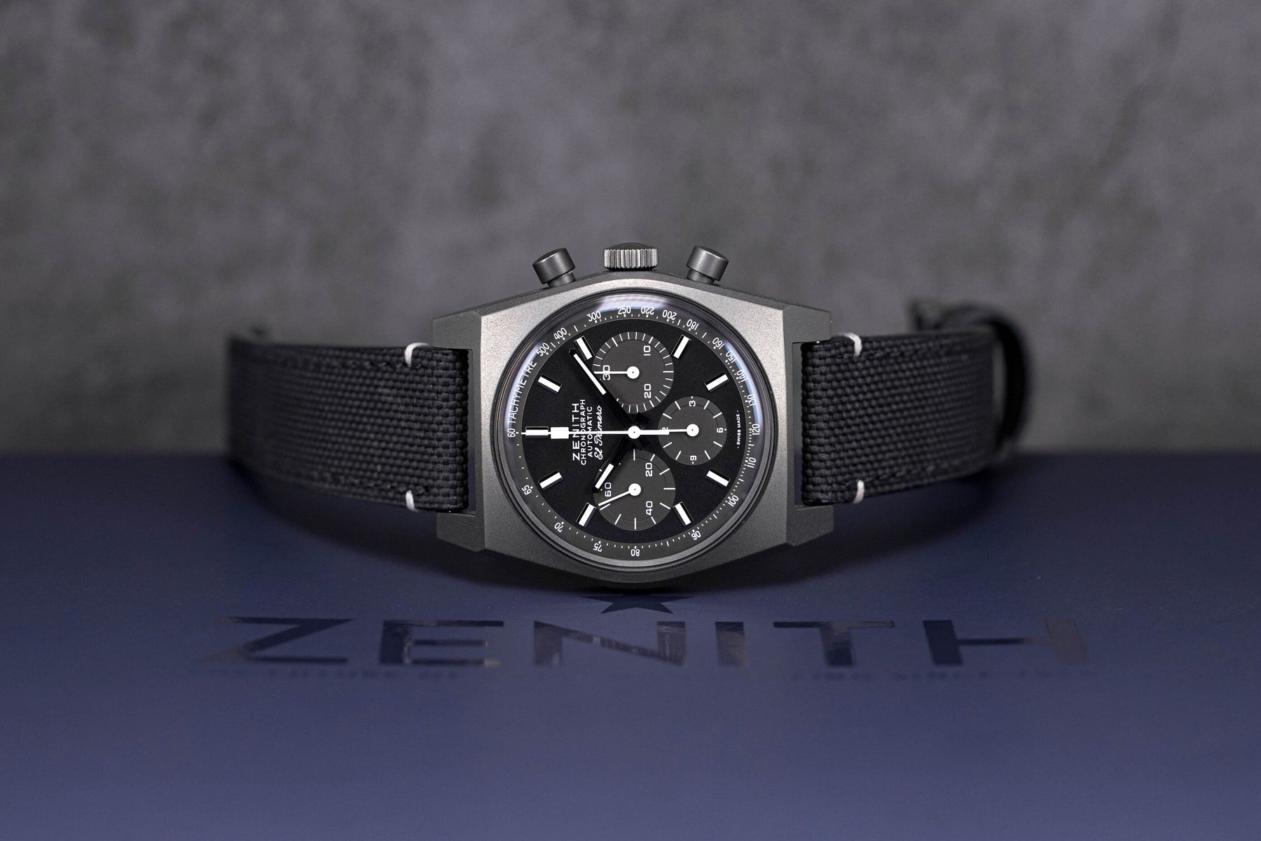 CHRONOMASTER REVIVAL SHADOW (2022)