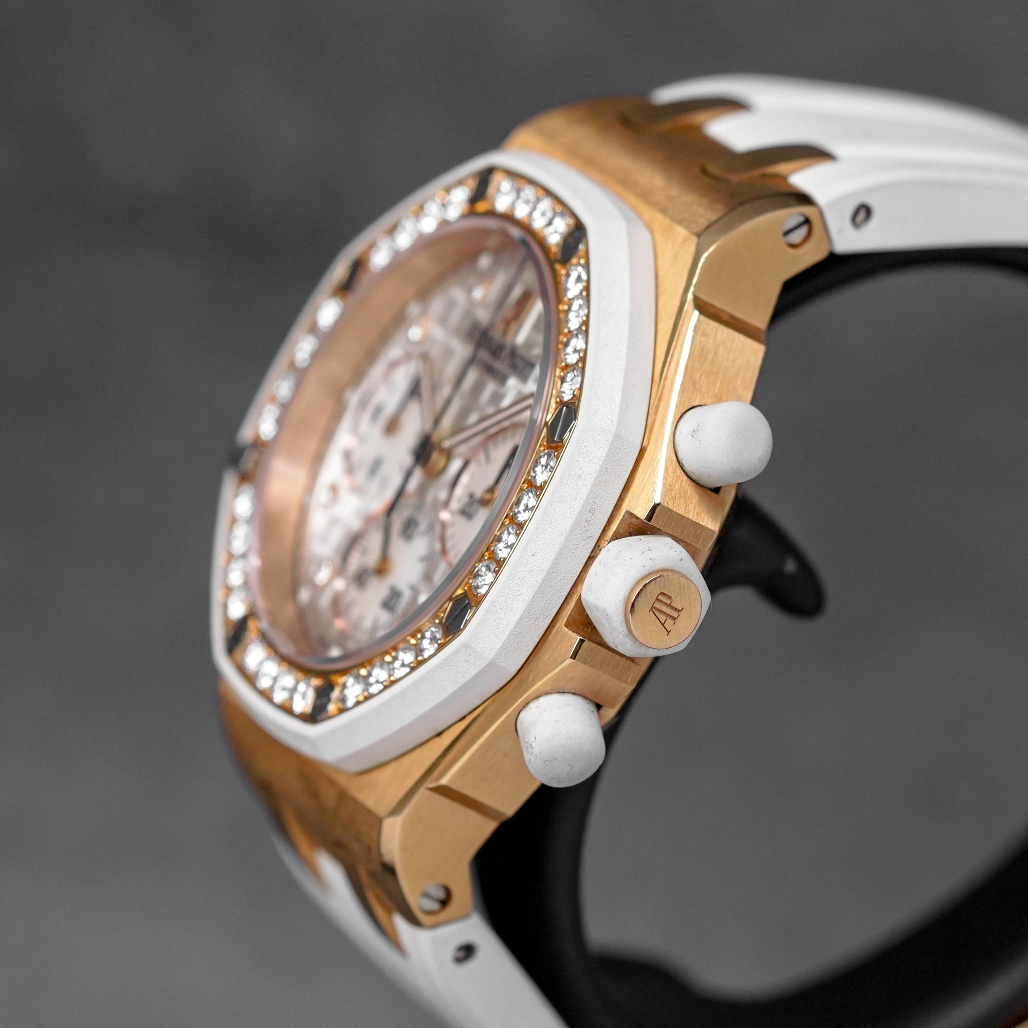 ROYAL OAK OFFSHORE CHRONOGRAPH 37MM ROSEGOLD WHITE DIAL DIAMOND BEZEL (2013)