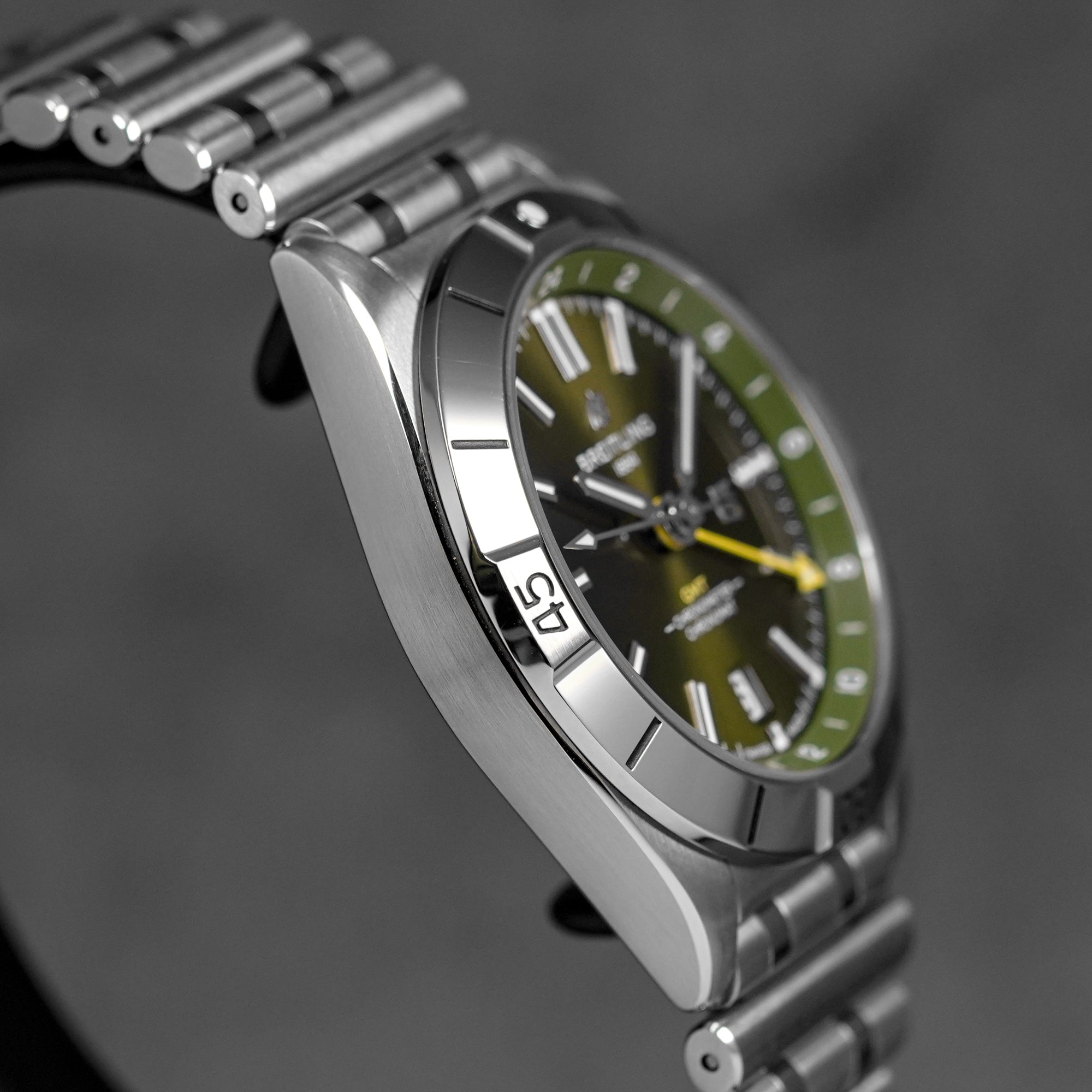 harga breitling chronomat giannis antetokounmpo