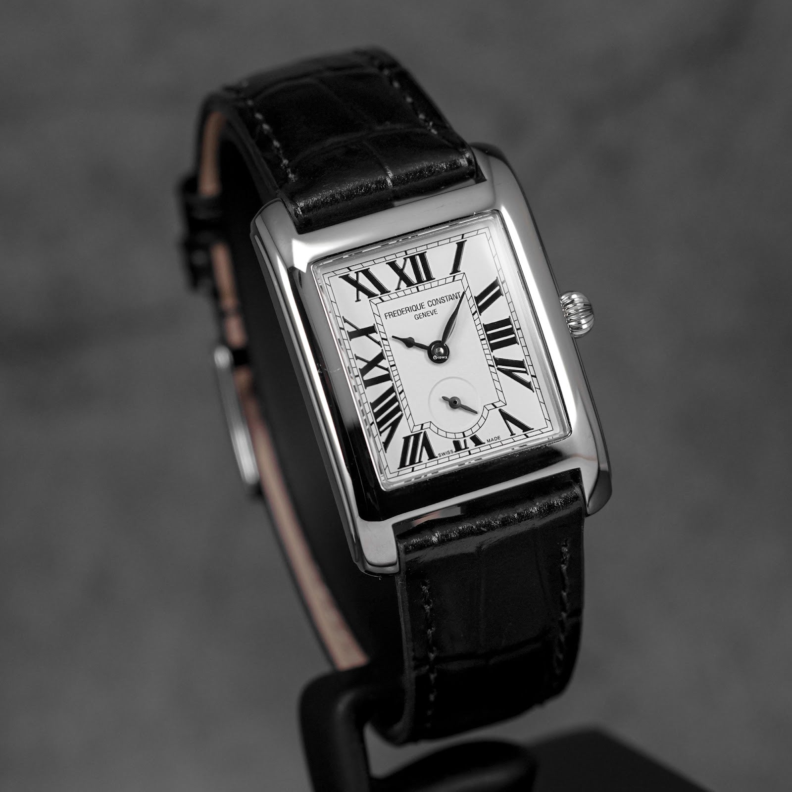 CLASSICS SMALL SECONDS SILVER DIAL LEATHER STRAP