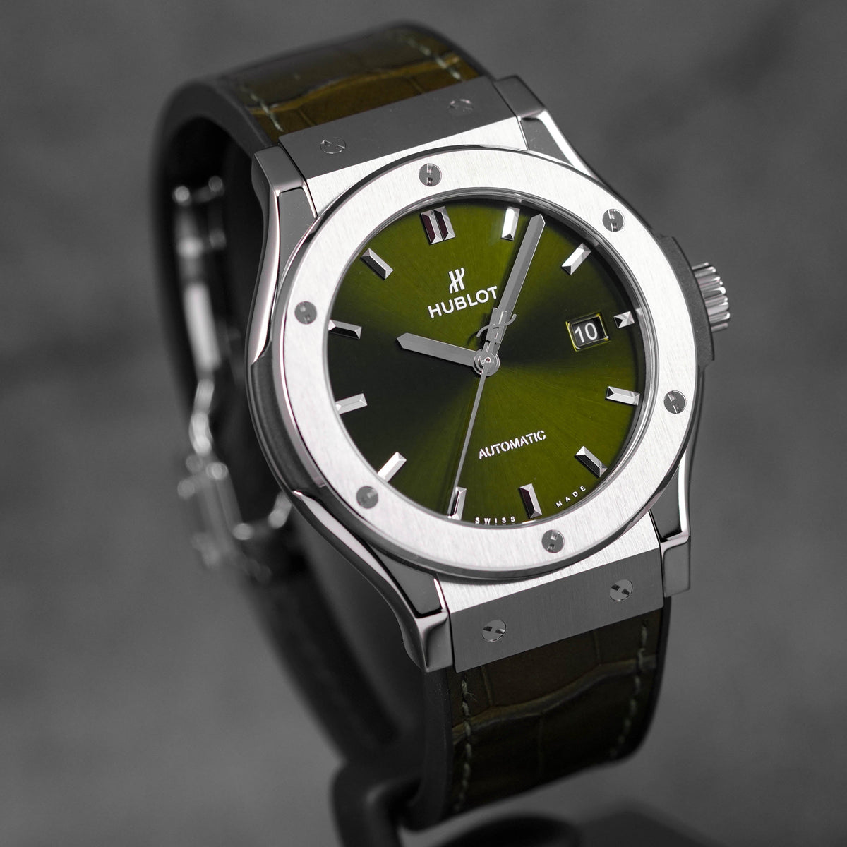 CLASSIC FUSION 42MM TITANIUM GREEN (2023)