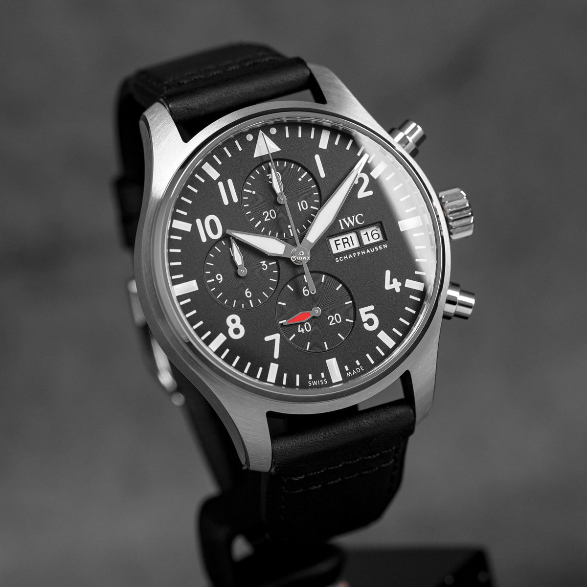 harga iwc pilot chronograph day date terbaru