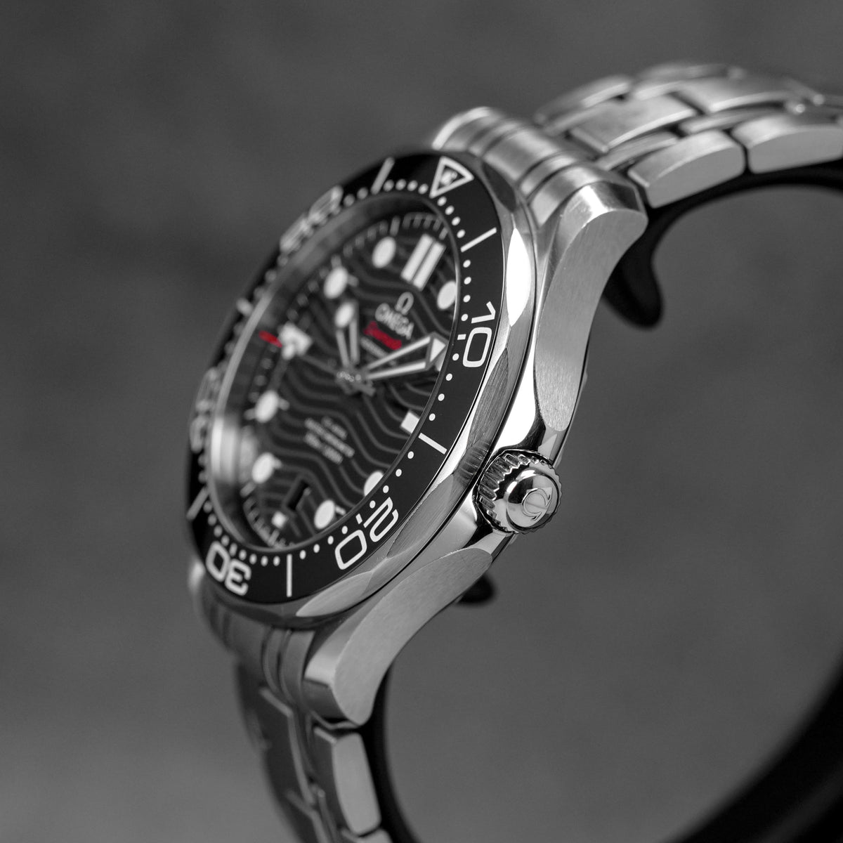 SEAMASTER DIVER 300 BLACK DIAL (2023)