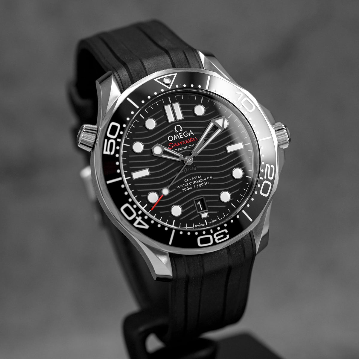 harga omega seamaster diver 300 black rubber