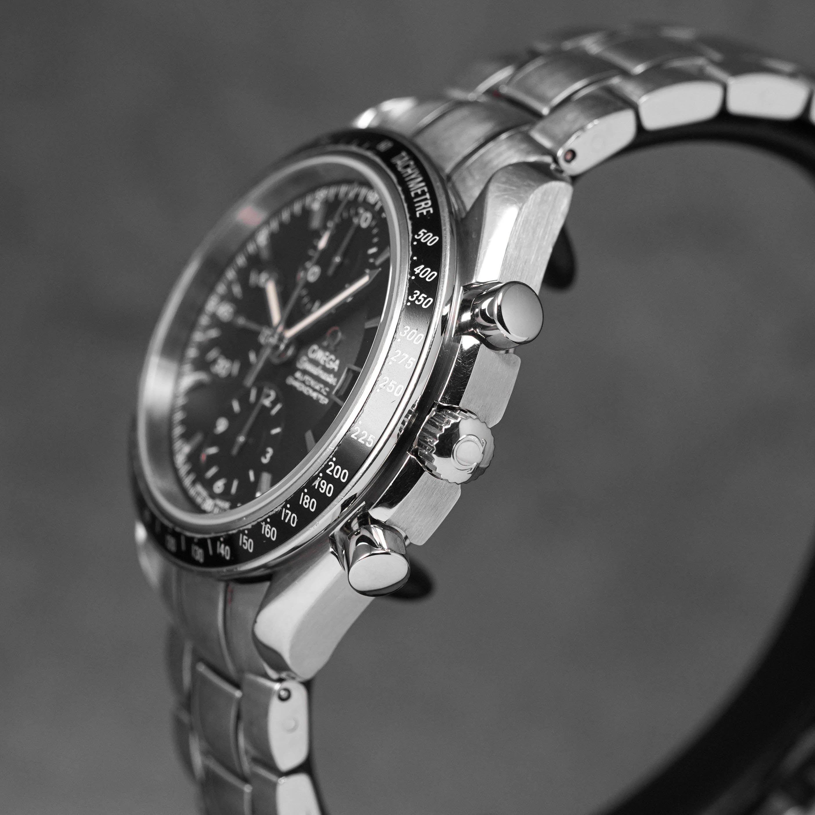 harga omega speedmaster date chrono black