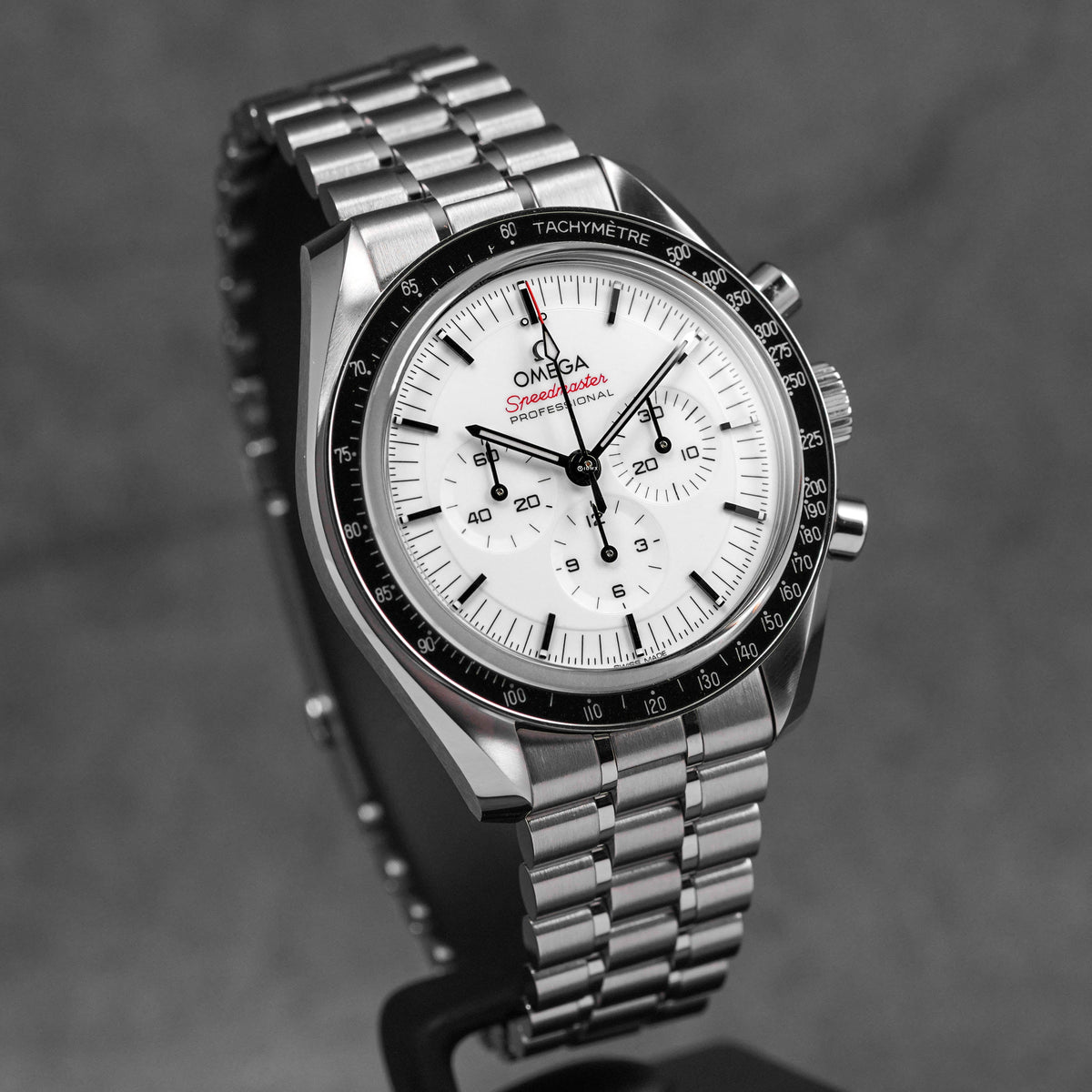 harga omega speedmaster moonwatch