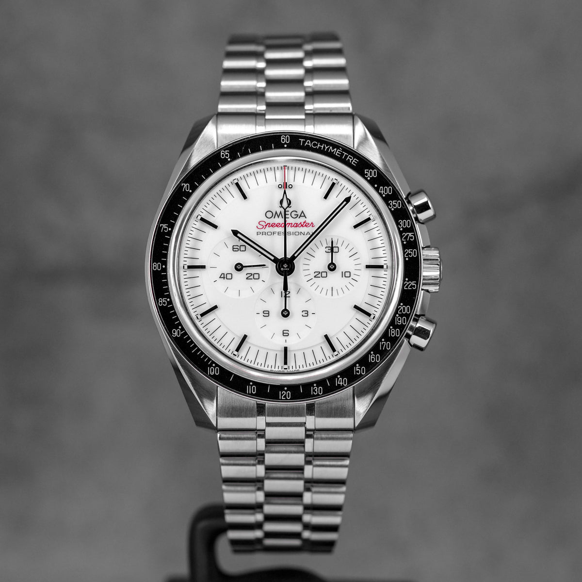 harga omega speedmaster moonwatch sapphire