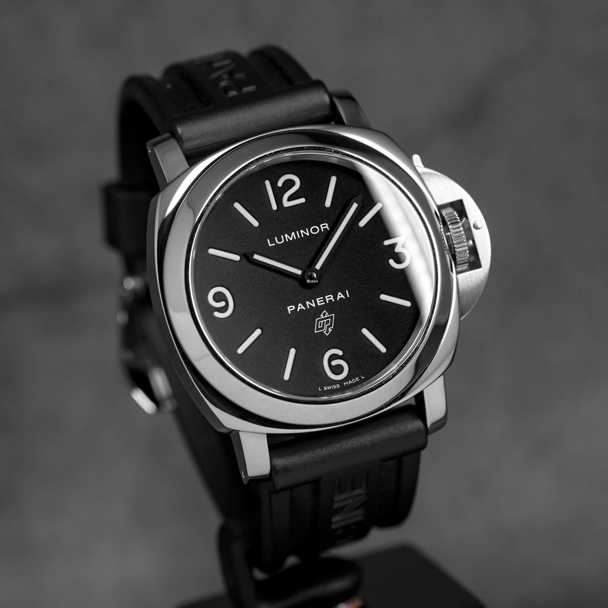 LUMINOR BASE LOGO 44MM BLACK DIAL PAM 000 (2008)