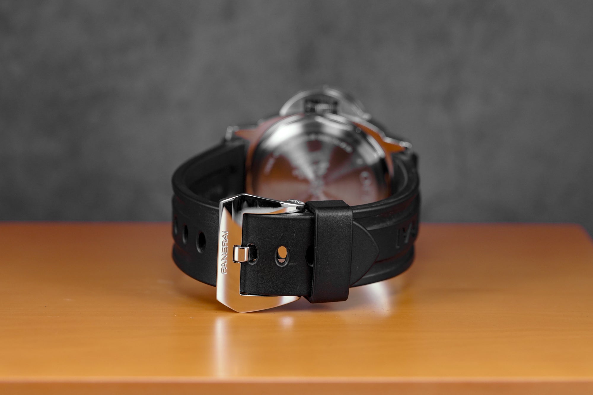 LUMINOR BASE LOGO 44MM BLACK DIAL PAM 000 (2008)