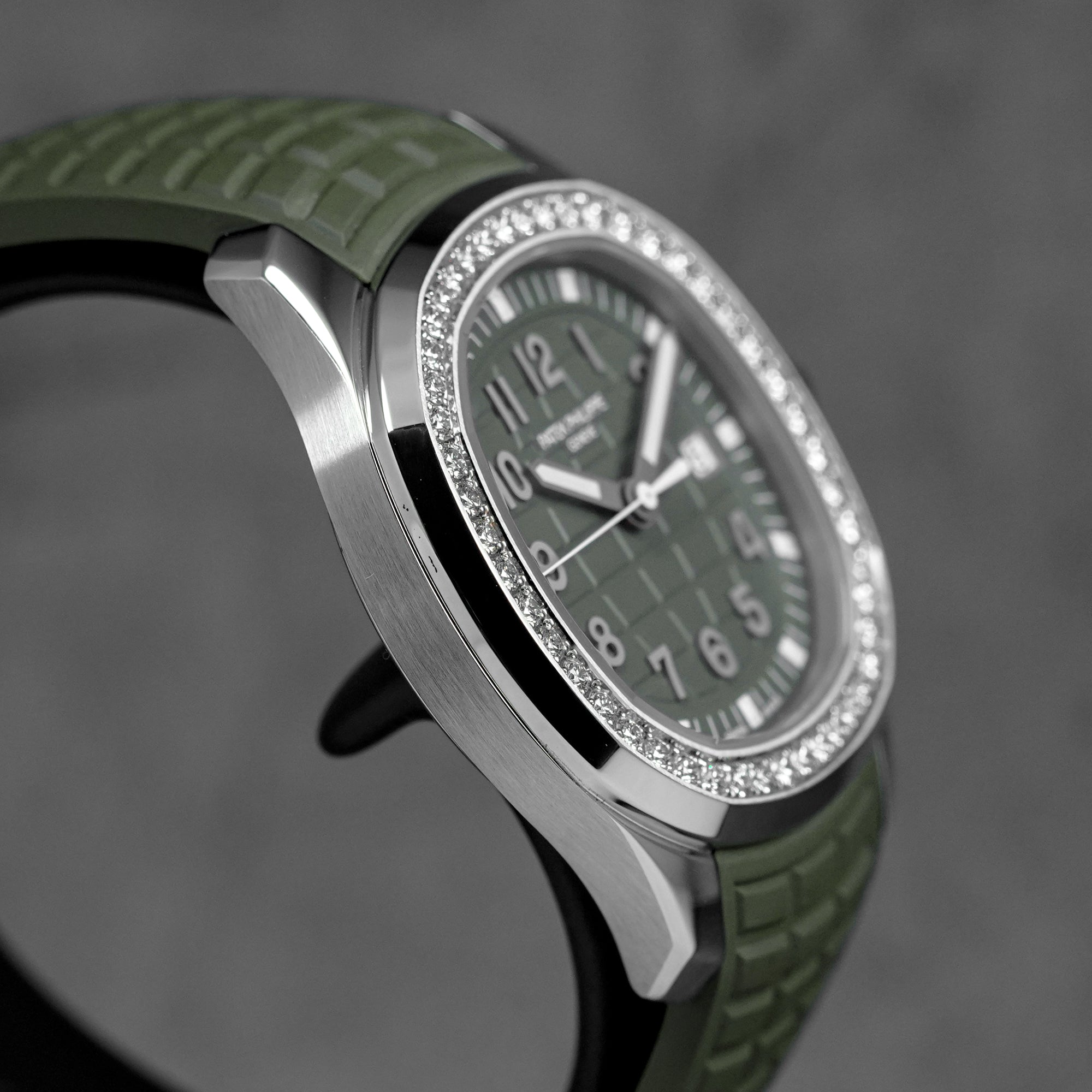 harga patek philippe aquanaut luce 5267/200a green