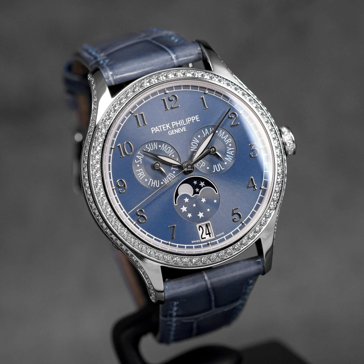 COMPLICATIONS 4947G WHITEGOLD ANNUAL CALENDAR BLUE DIAL DIAMOND BEZEL (2017)