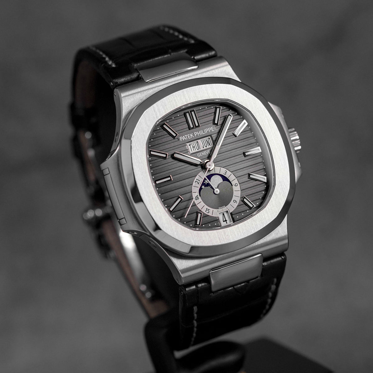 harga patek philippe nautilus 5726a