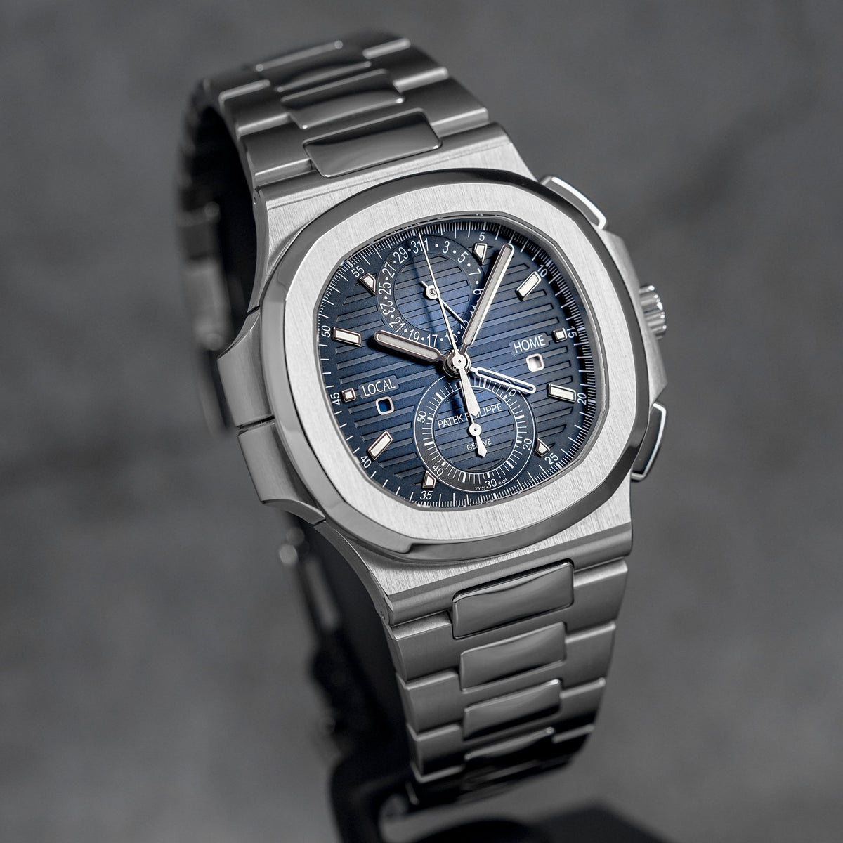 harga patek philippe nautilus 5990/1a