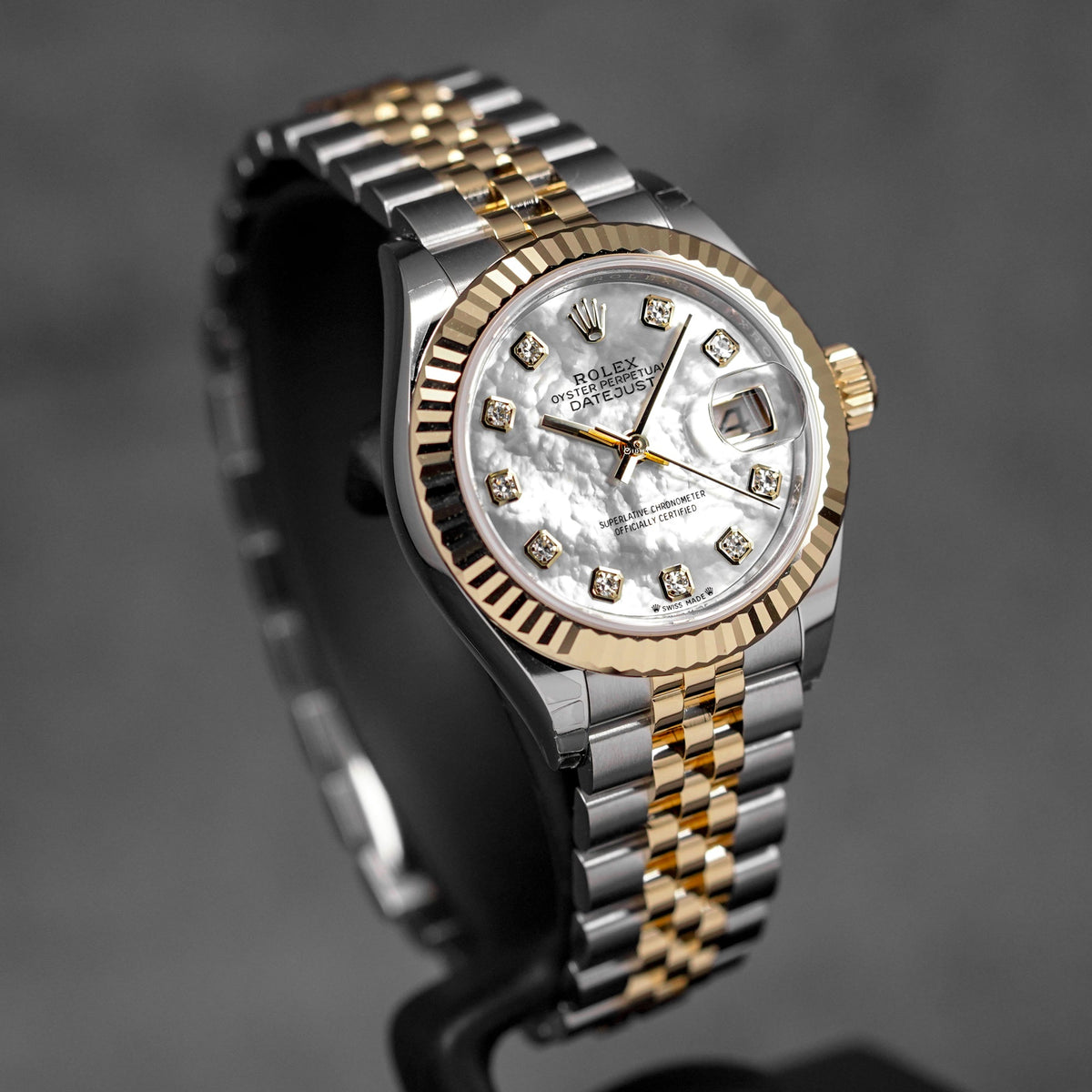 harga rolex datejust 28 mop diamond indonesia tebaru