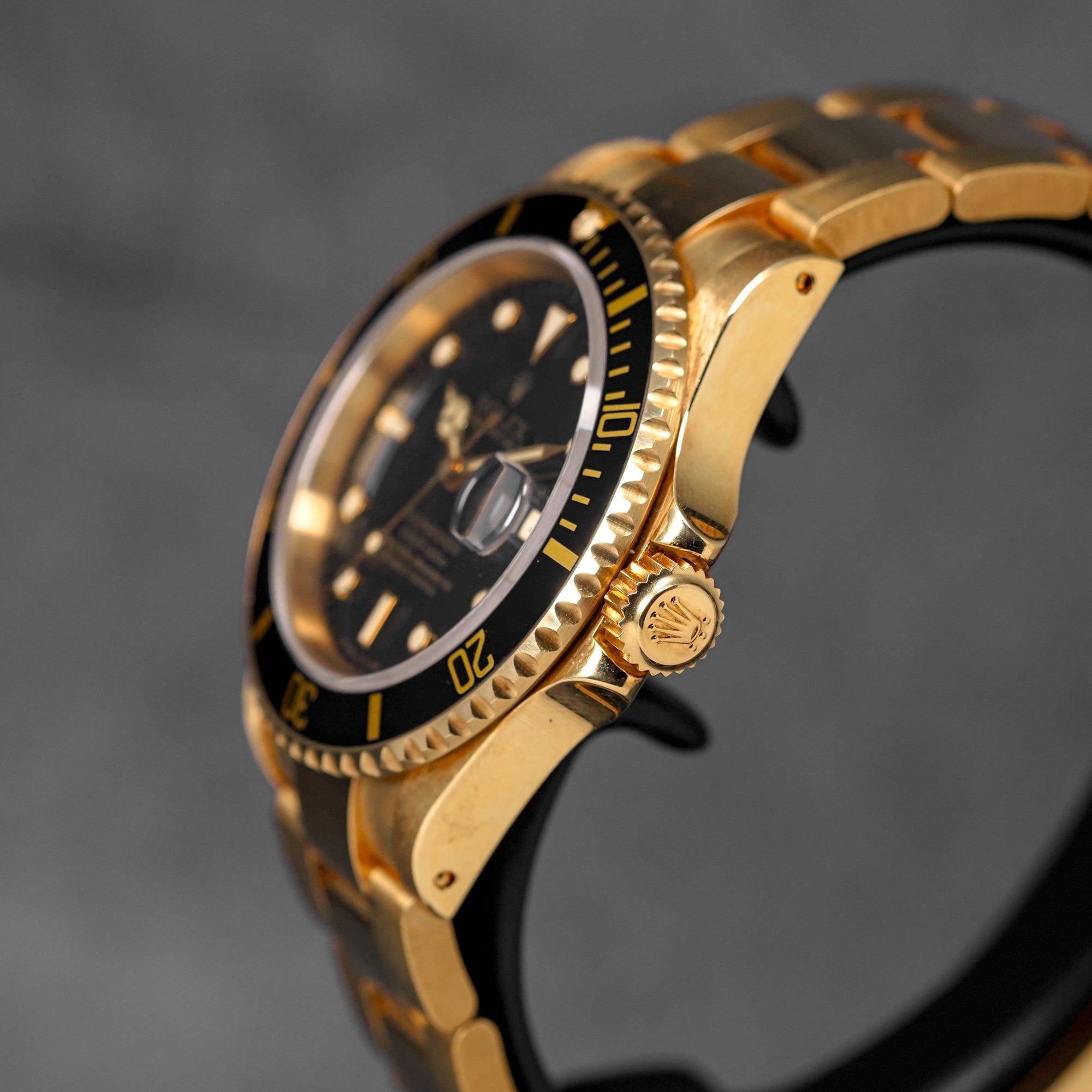 SUBMARINER DATE 40MM YELLOWGOLD BLACK DIAL (1995)