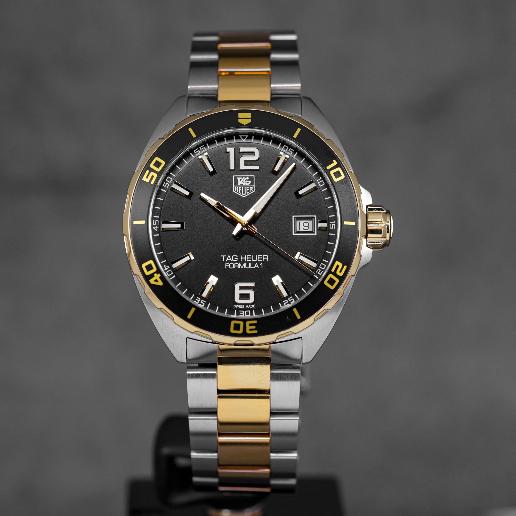 FORMULA 1 DATE 41MM TWOTONE YELLOWGOLD-PLATED BLACK DIAL (2018)