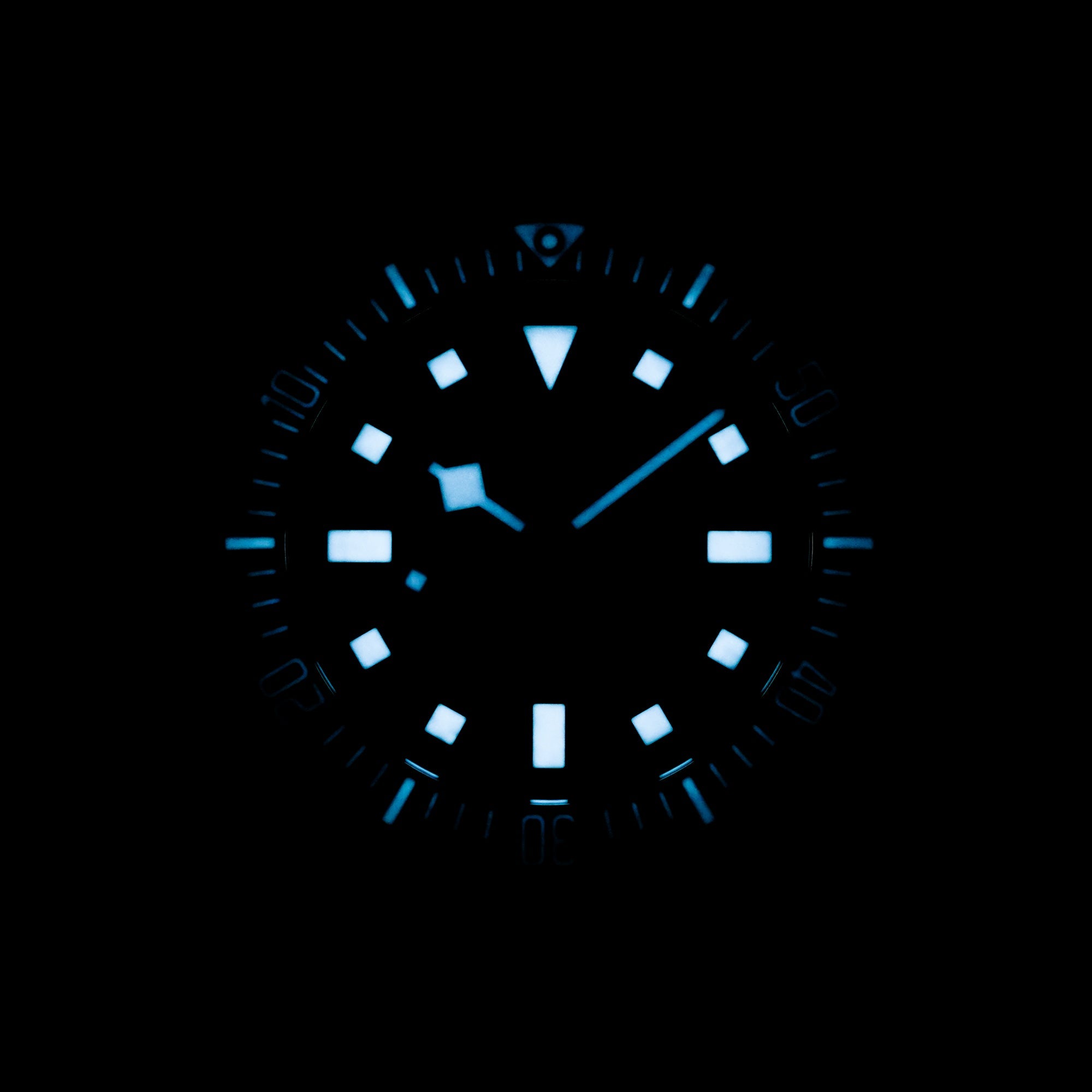 PELAGOS FXD BLACK CARBON 'ALINGHI RED BULL' BLUE DIAL (2025)