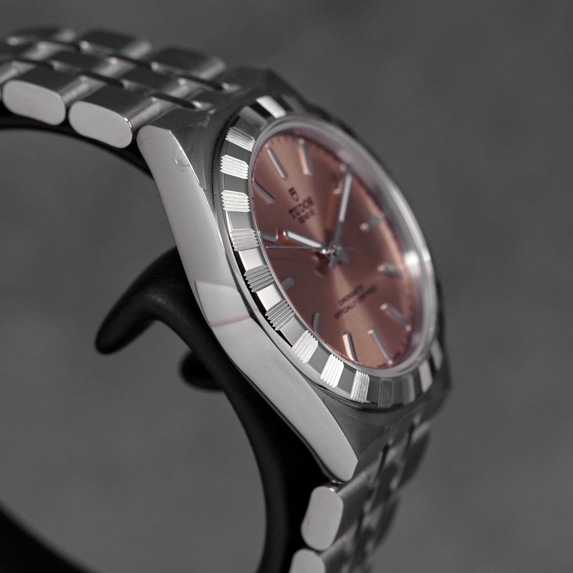 ROYAL 30MM SALMON DIAL (2026)