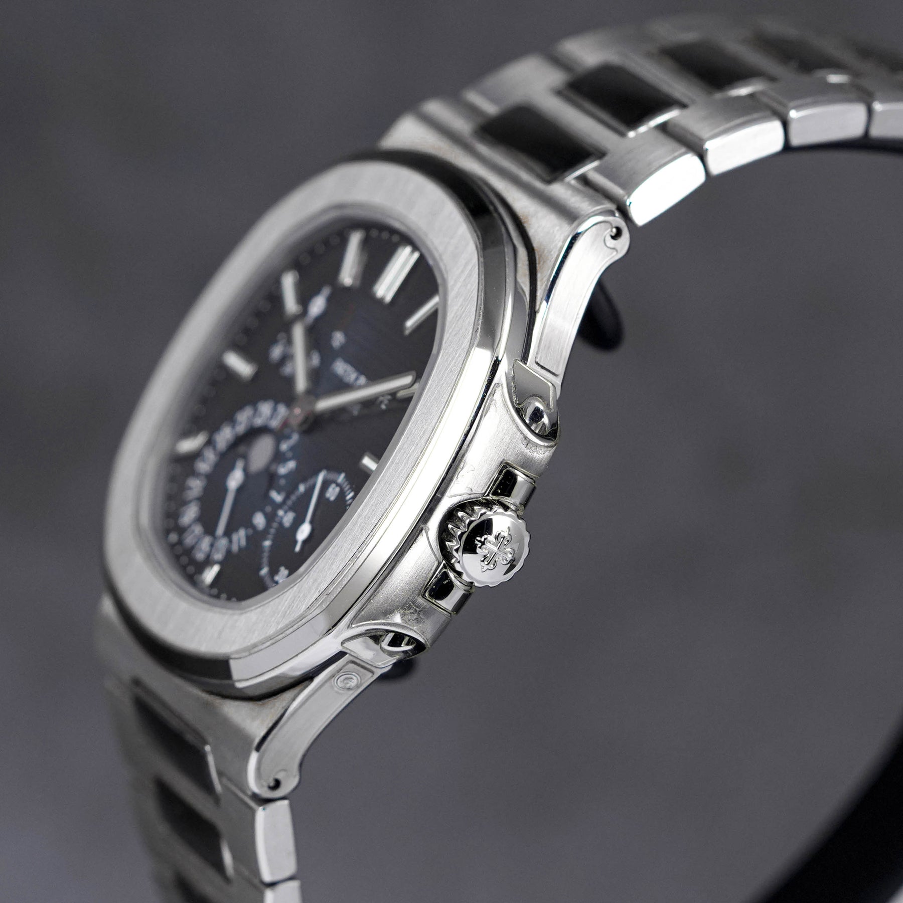 Patek Philippe Nautilus 5712/1A