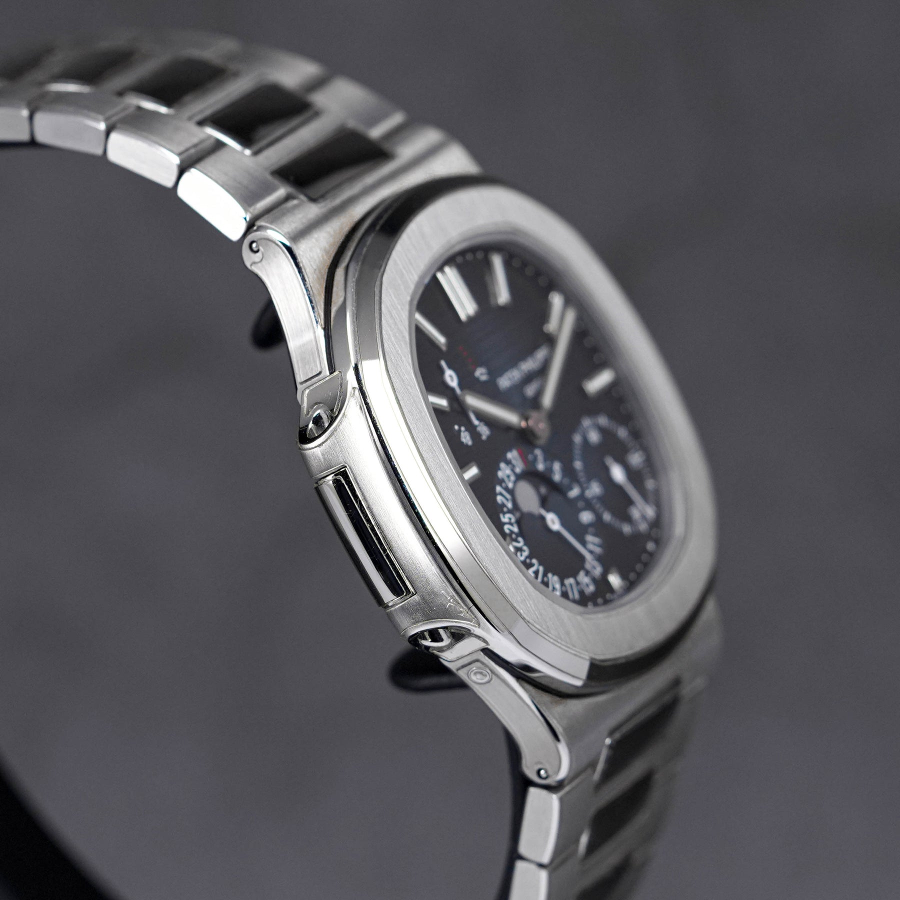 Patek Philippe Nautilus 5712/1A