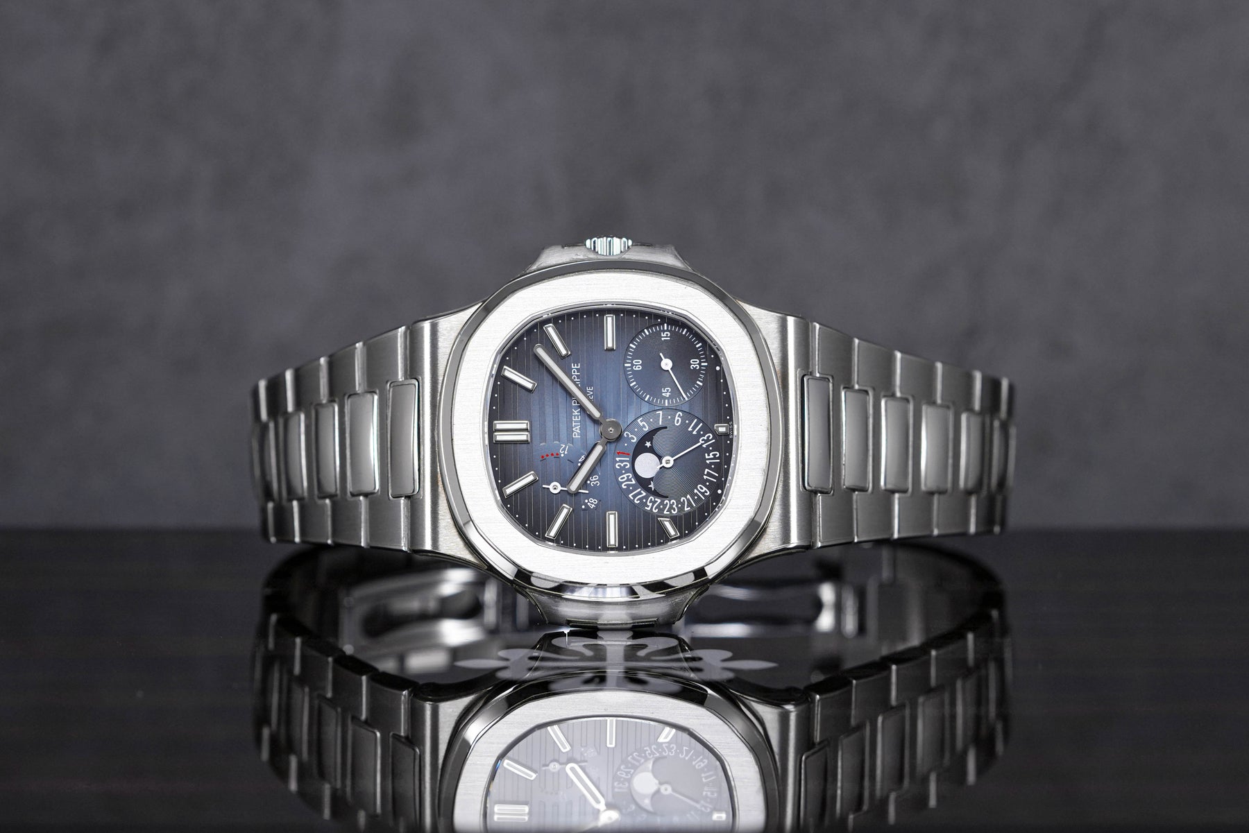 Patek Philippe Nautilus 5712/1A