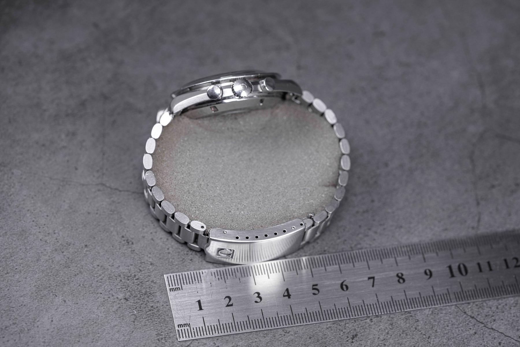 Omega Speedmaster Hesalite