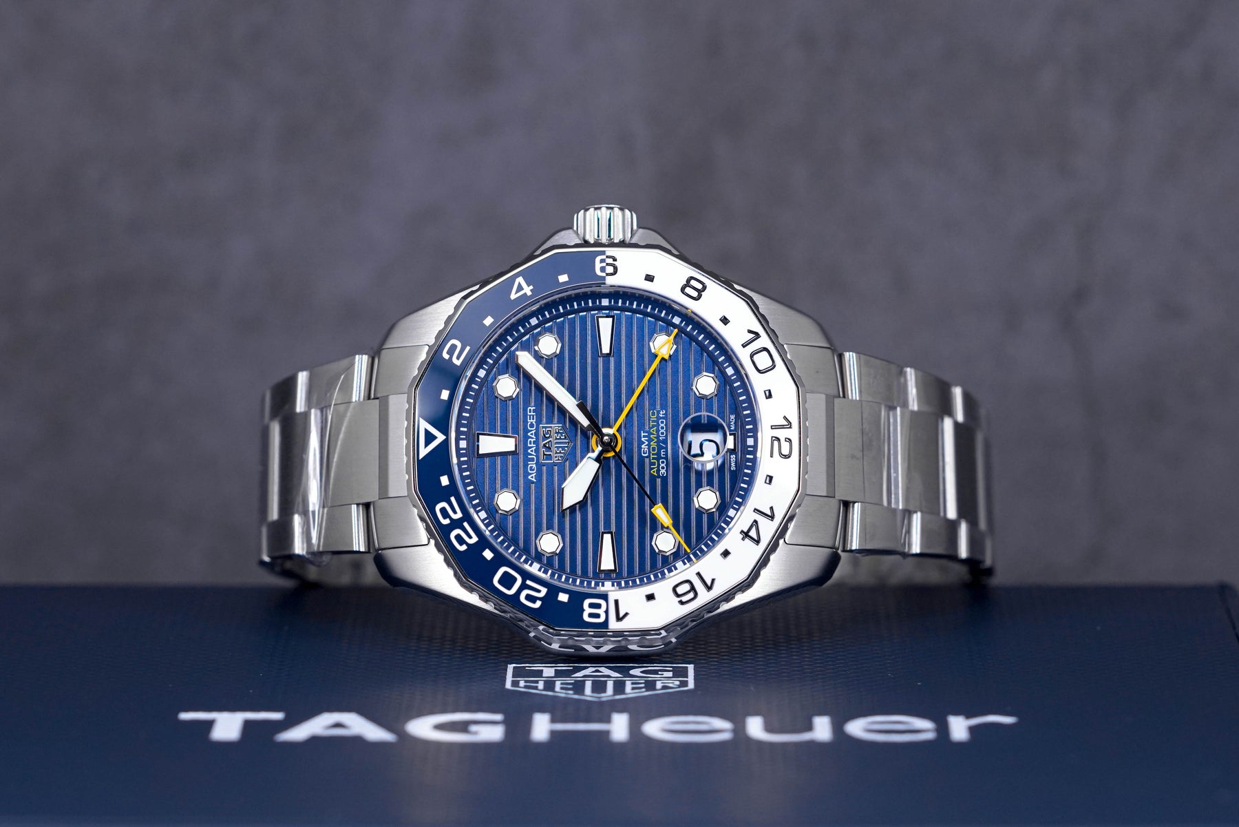 TAG HEUER AQUARACER 300M CALIBRE 7 GMT 'SMURF'