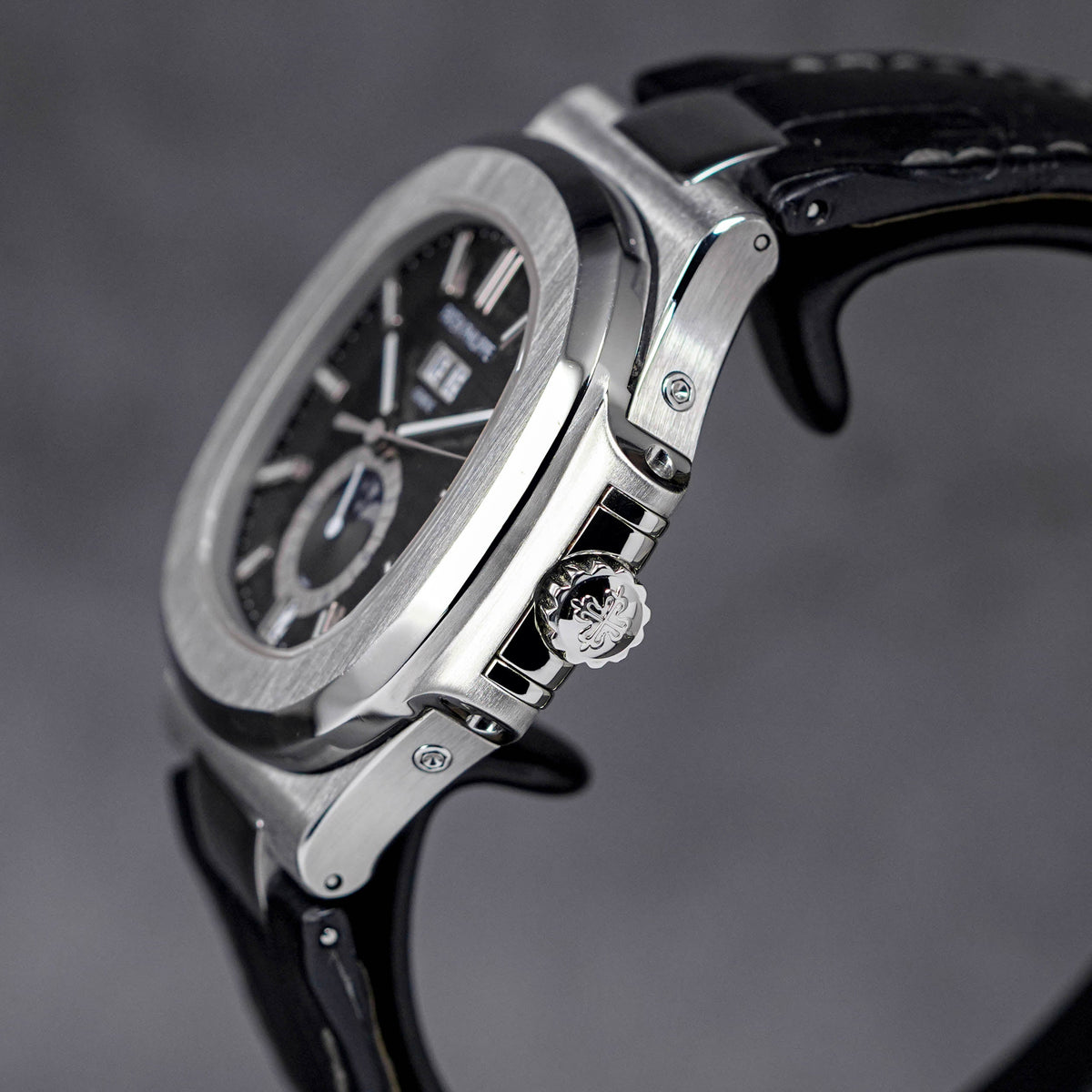 NAUTILUS 5726A ANNUAL CALENDAR (2011)