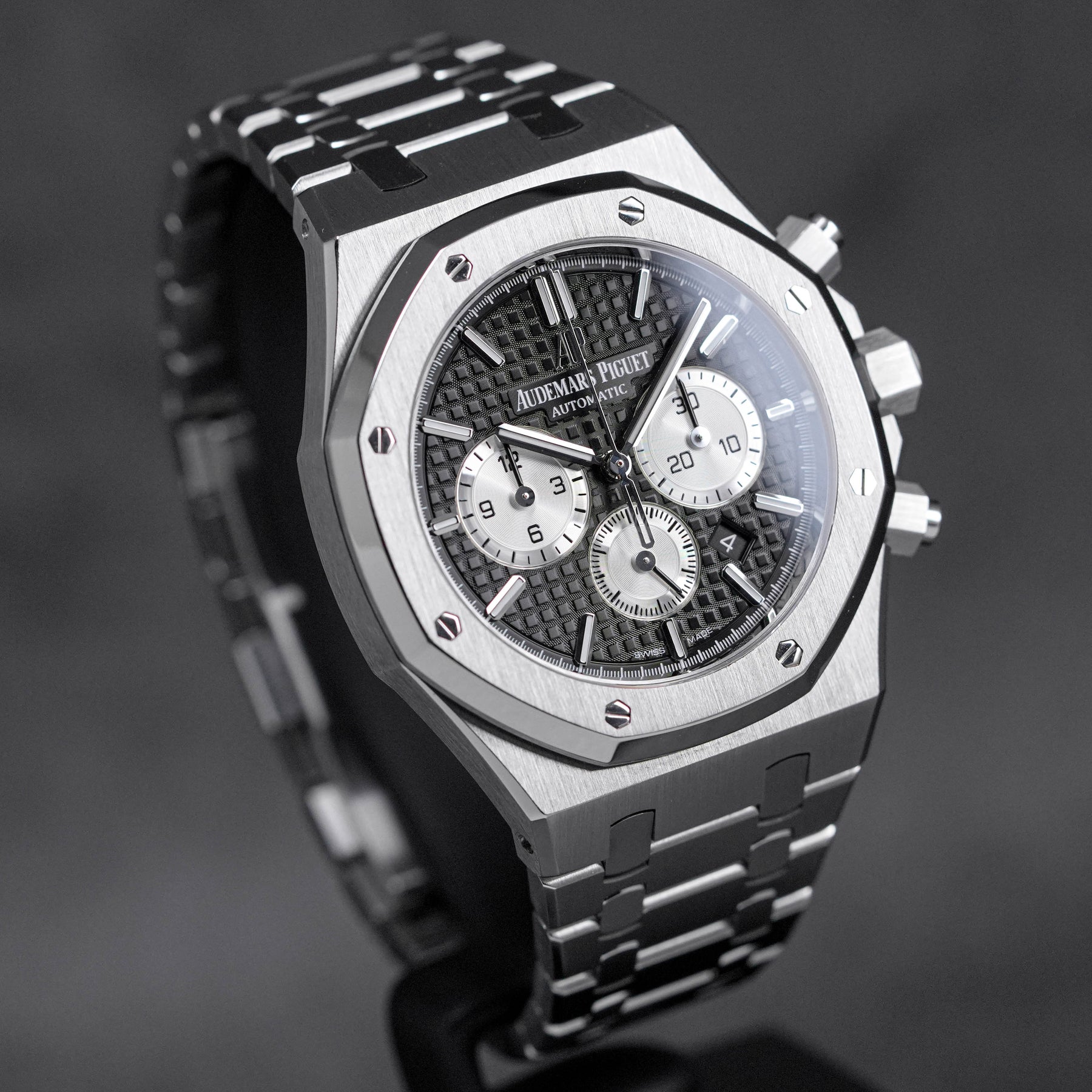 Ap royal oak on sale chronograph black dial