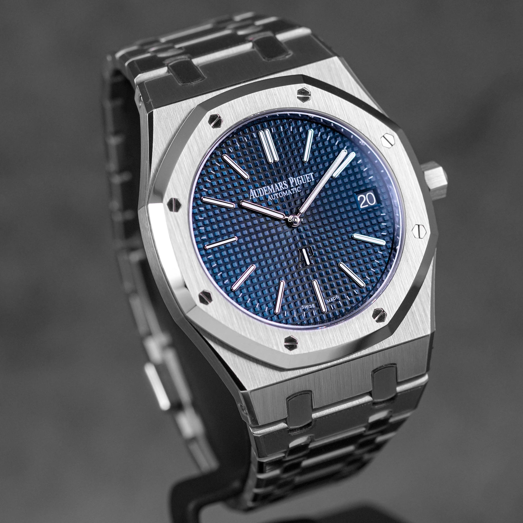 AUDEMARS PIGUET ROYAL OAK 39MM 15202 BLUE DIAL 2019 OMNILUXE