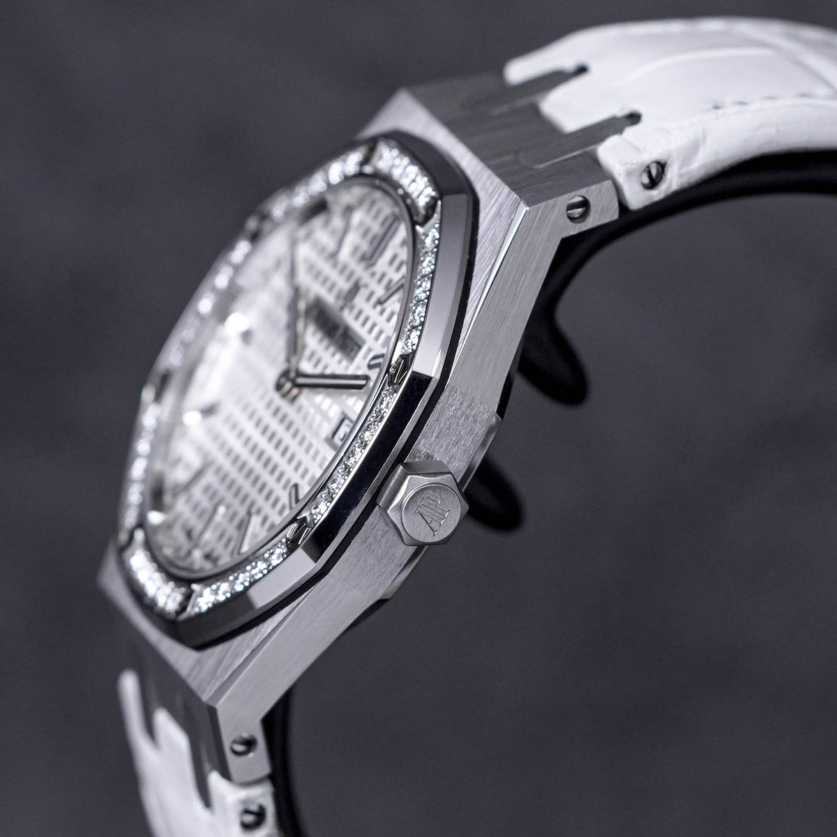 ROYAL OAK 33MM LADIES  DIAMOND BEZEL WHITE DIAL (2015)