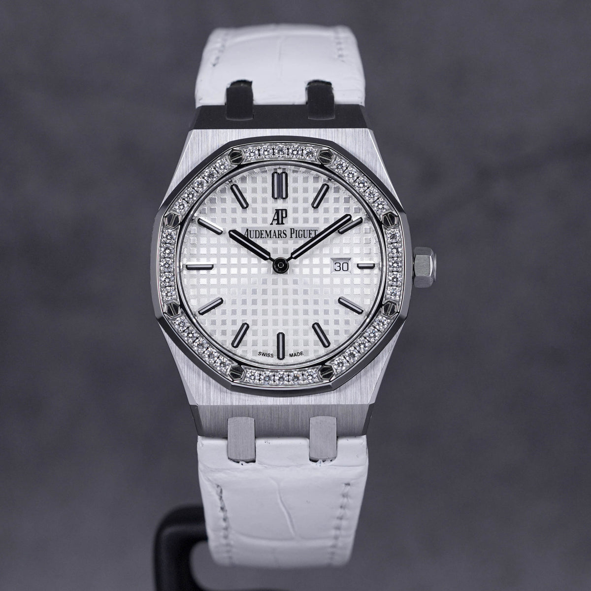 ROYAL OAK 33MM LADIES  DIAMOND BEZEL WHITE DIAL (2015)