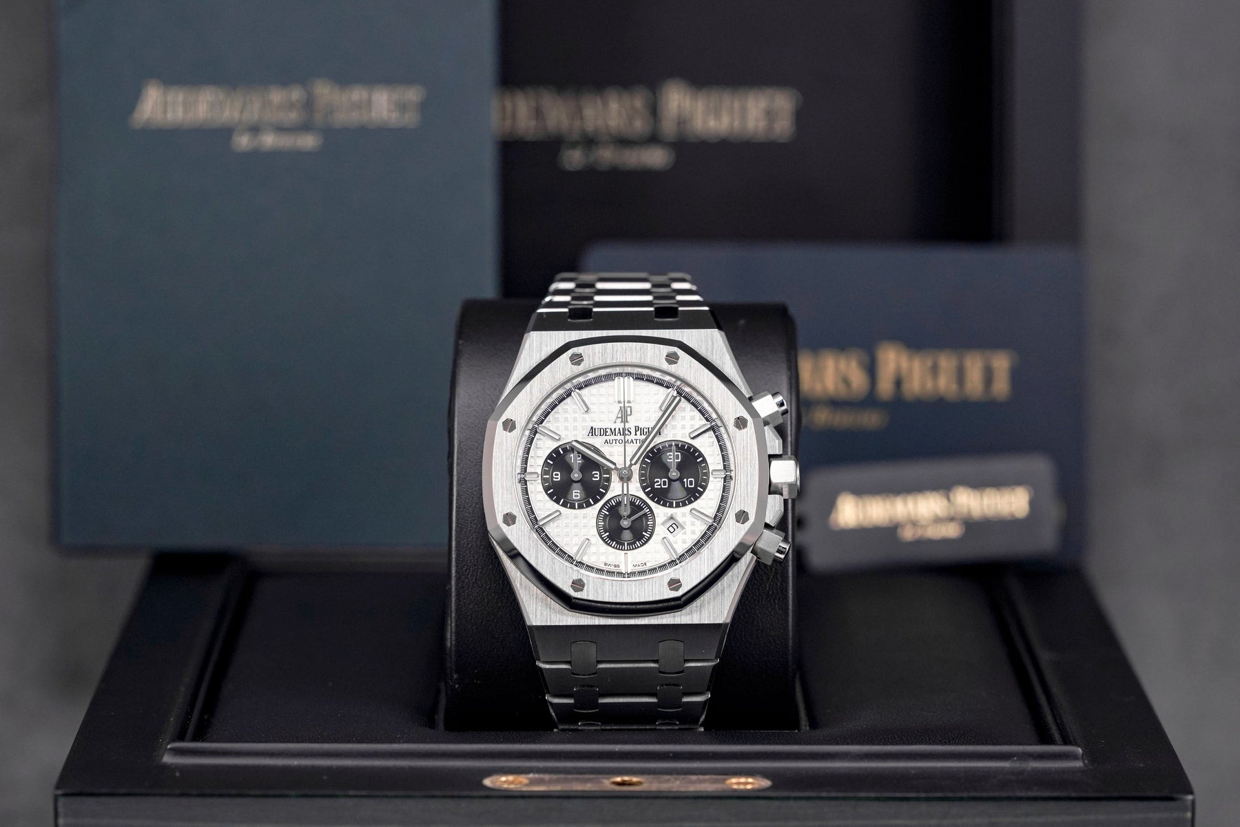 ROYAL OAK CHRONOGRAPH 41MM PANDA DIAL (2018)