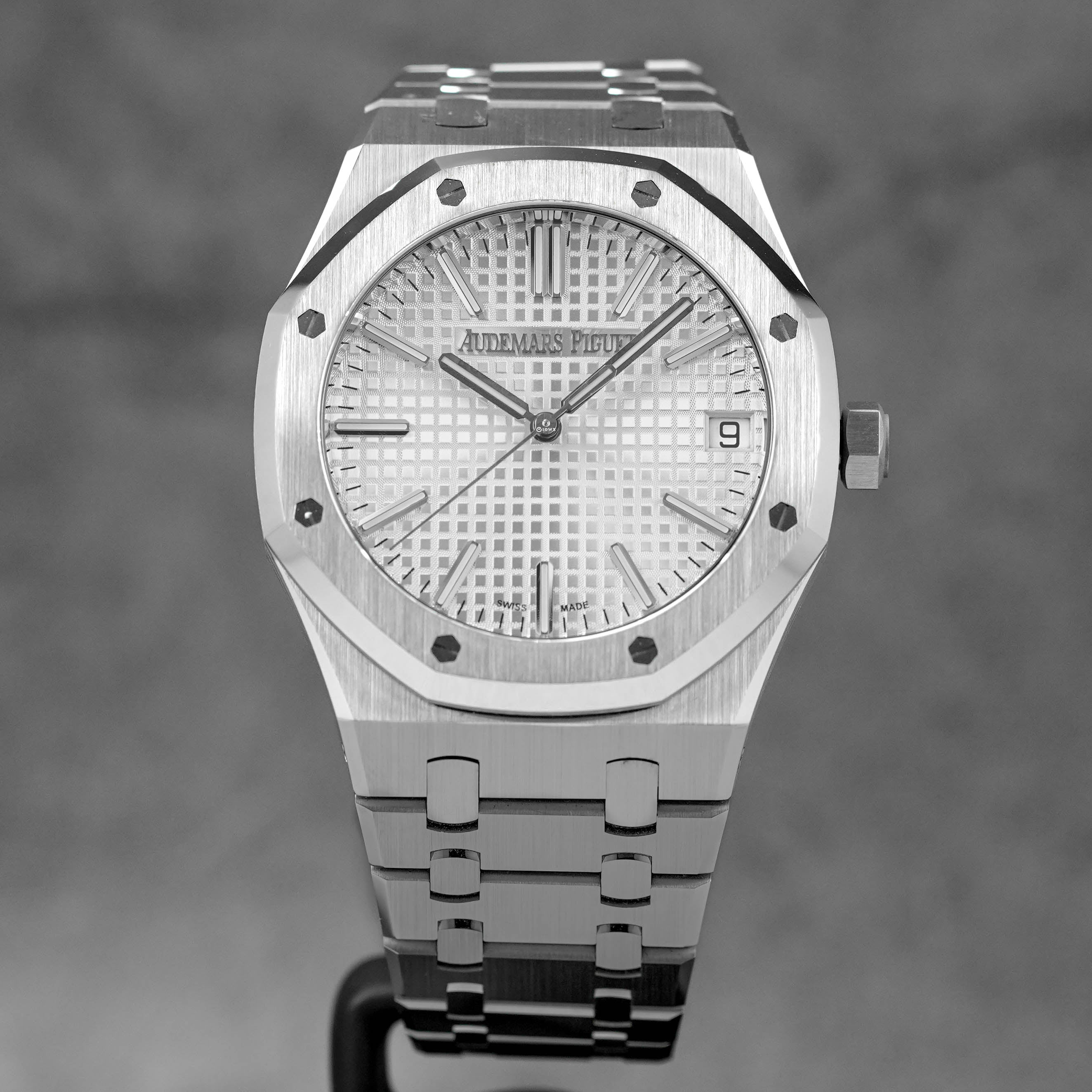AUDEMARS PIGUET ROYAL OAK 41MM 15510 SILVER DIAL (2023) OMNILUXE