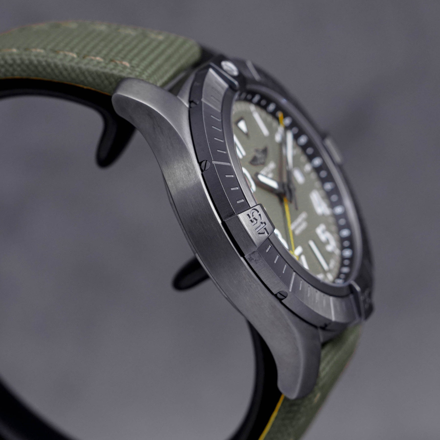 AVENGER GMT NIGHT MISSION TITANIUM GREEN DIAL (2023)