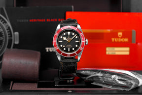 Black Bay Red Black Smiley