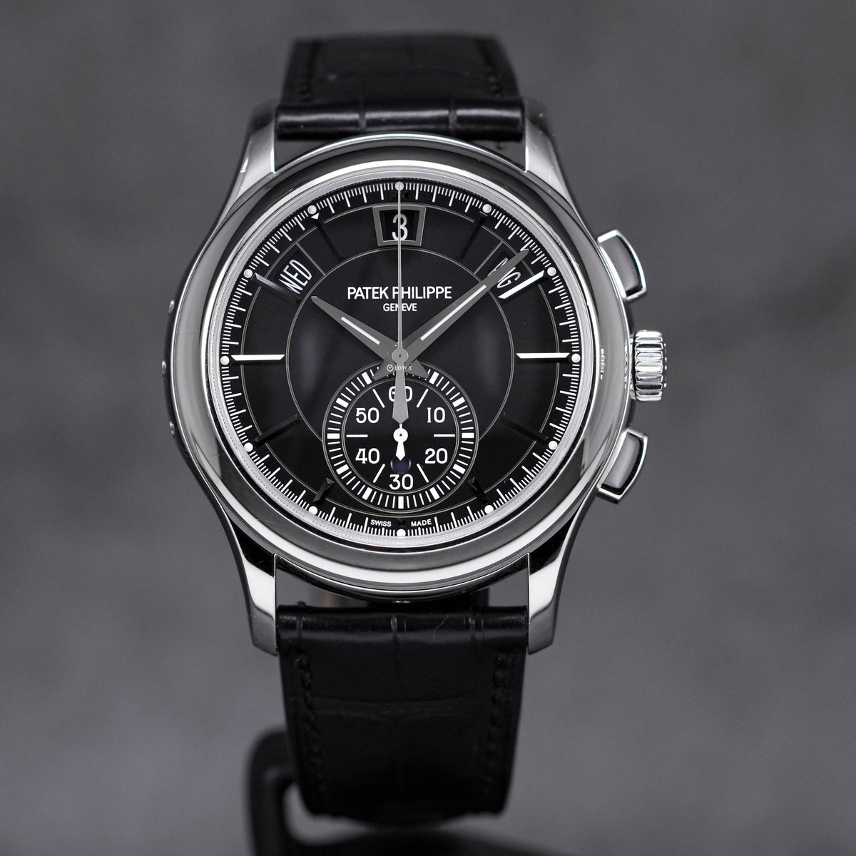 CALATRAVA 5905P ANNUAL CALENDAR PLATINUM BLACK DIAL (2017)